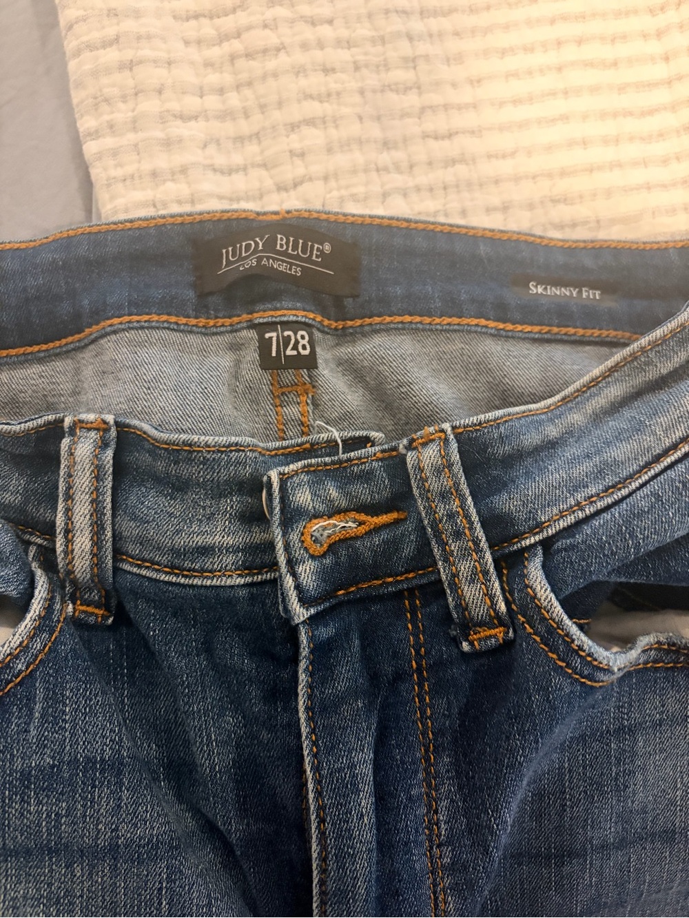 Judy Blue Medium Wash Ankle Jeans - Picture 4 of 6